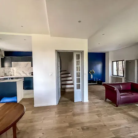 Holiday home Charmante Maison- Grand Paris